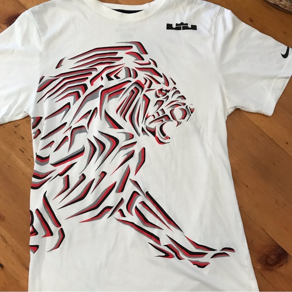 👟NIKE DRI-FIT Logo Tee